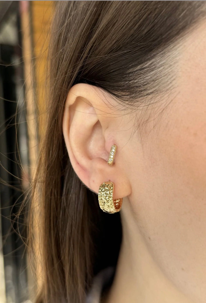 VIP Önü Sıra 5 Taşlı Minik Halka Küpe 14K