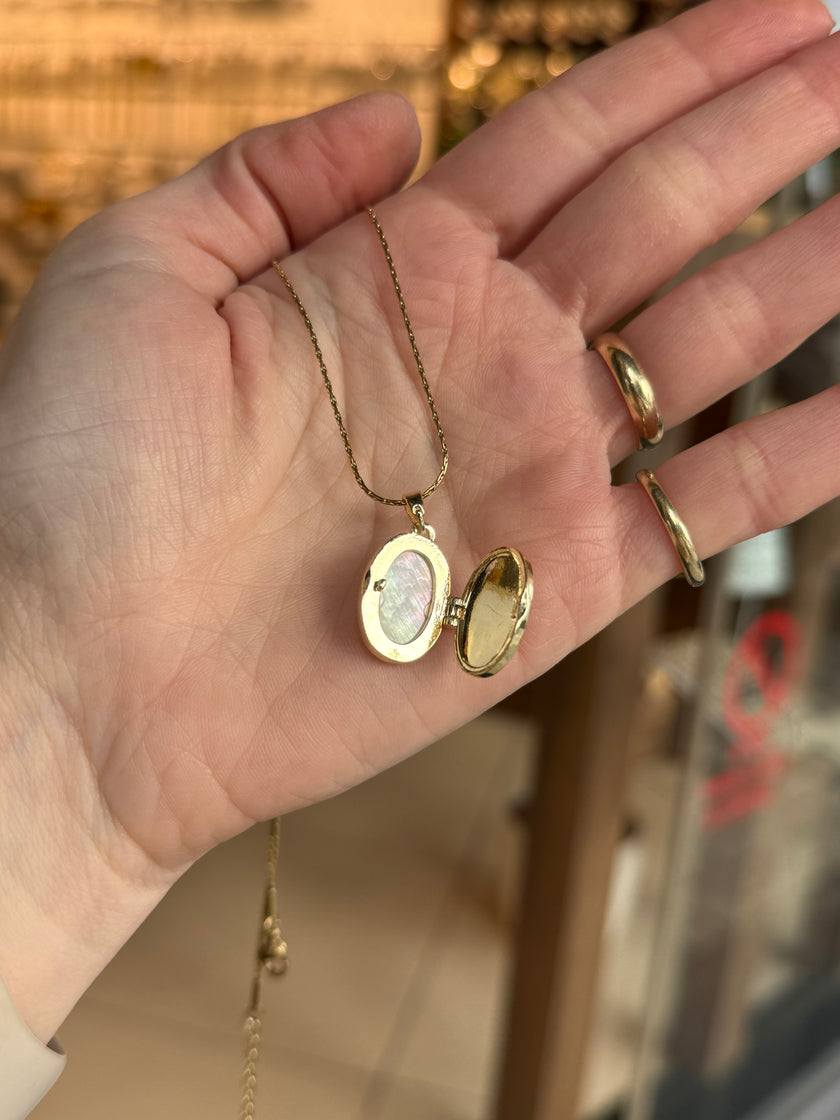 Sedef Açılabilir Kapaklı Çelık Kolye