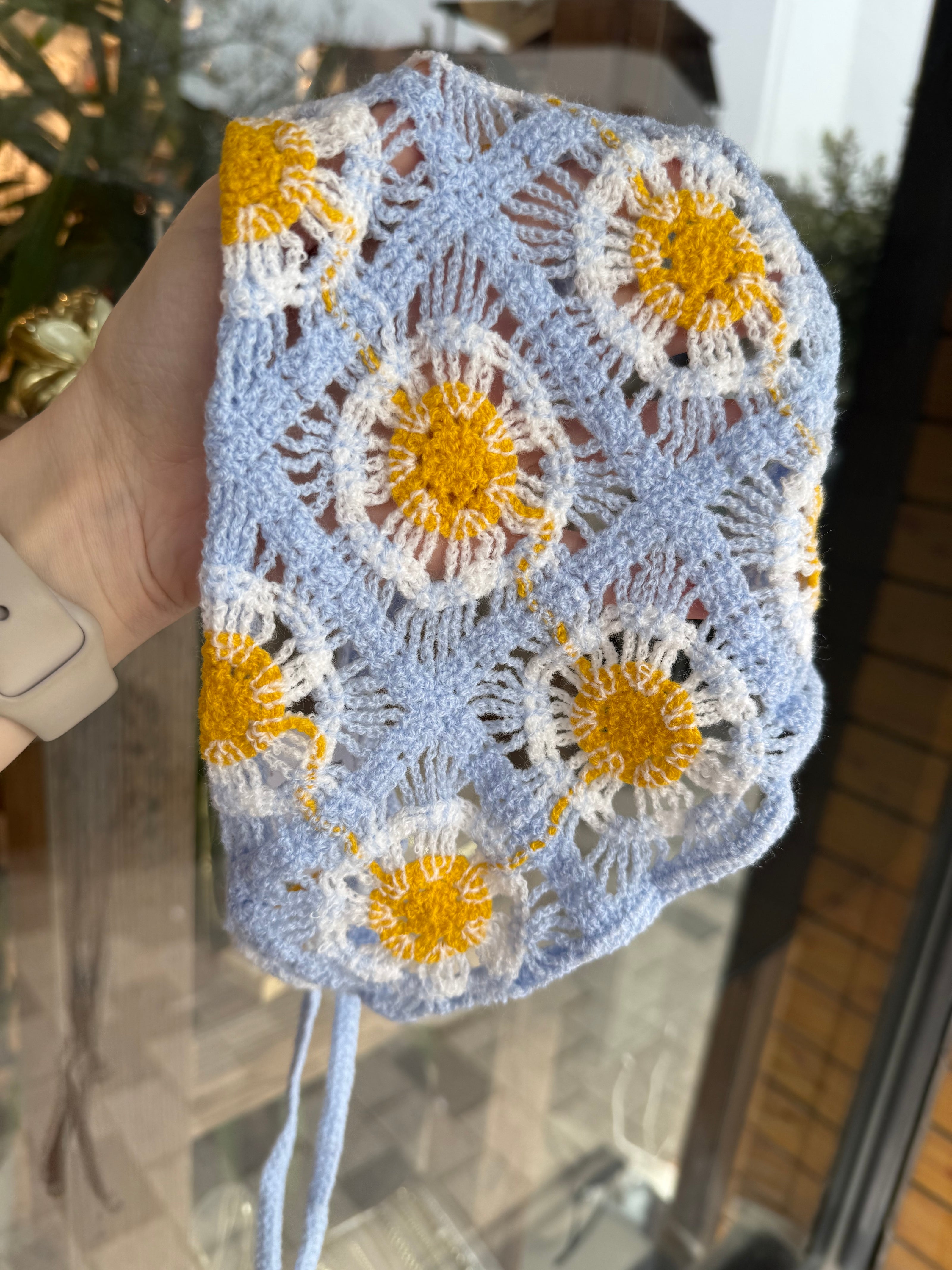 Papatyalı Örgü Üçgen Bandana Toka Bebe Mavisi Renk