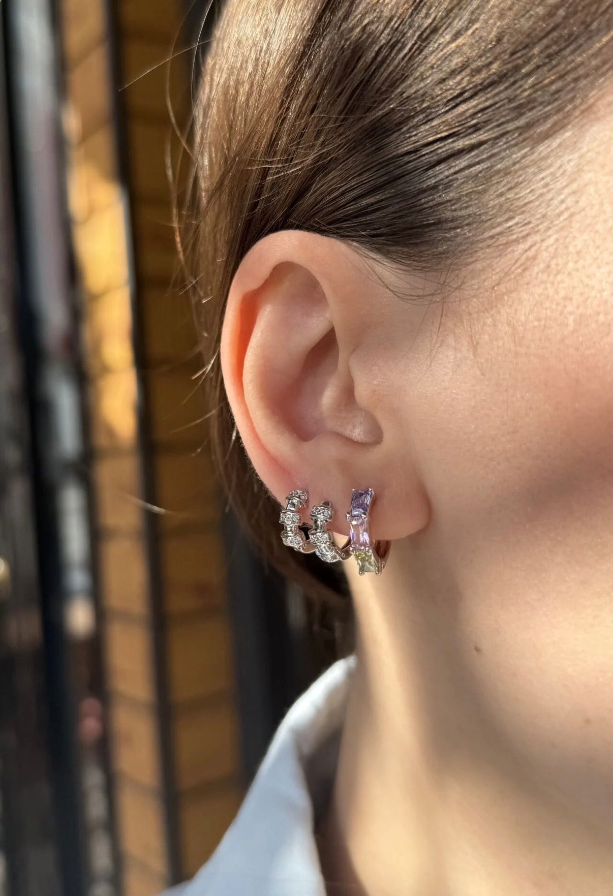 VIP 3 Sıra Taşlı Kemerli Halka Küpe Gümüş Renk