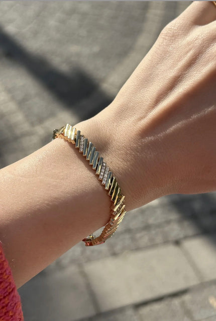 VIP Gömme Taş Detaylı Yatay Şerit Bileklik 17 + 2 cm