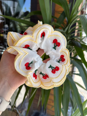 Kiraz İşlemeli Katlı Simit Toka