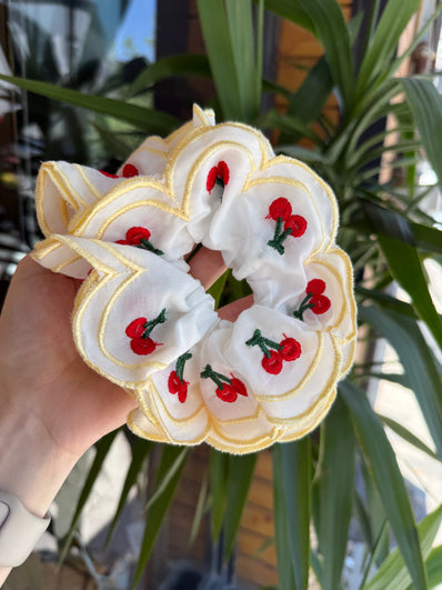 Kiraz İşlemeli Katlı Simit Toka