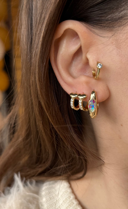 VIP Sıra Taş Detaylı Kalpli Model Halka Küpe