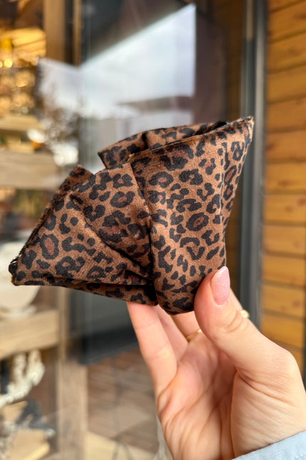 Leopar Desenli Süet Kaplama Mandal Toka