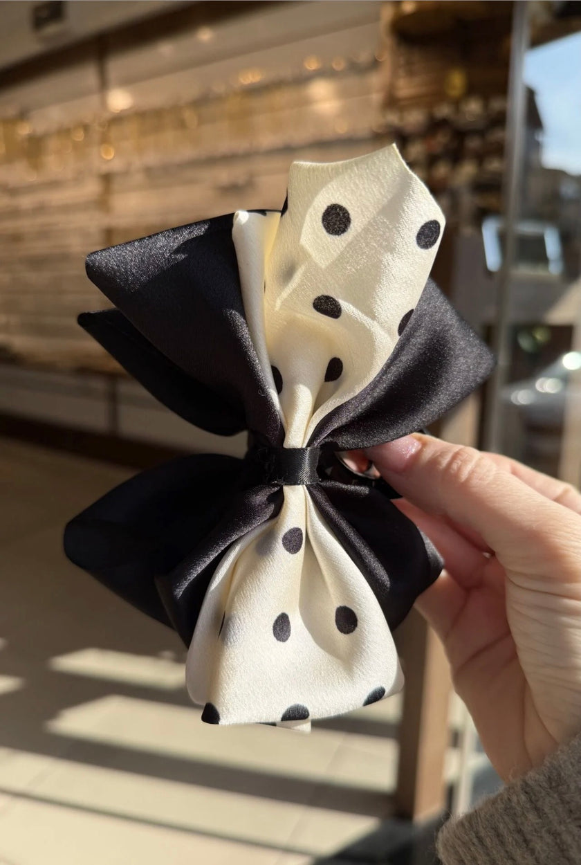 Puantiyeli Fiyonk Model Mandal Toka Siyah Beyaz