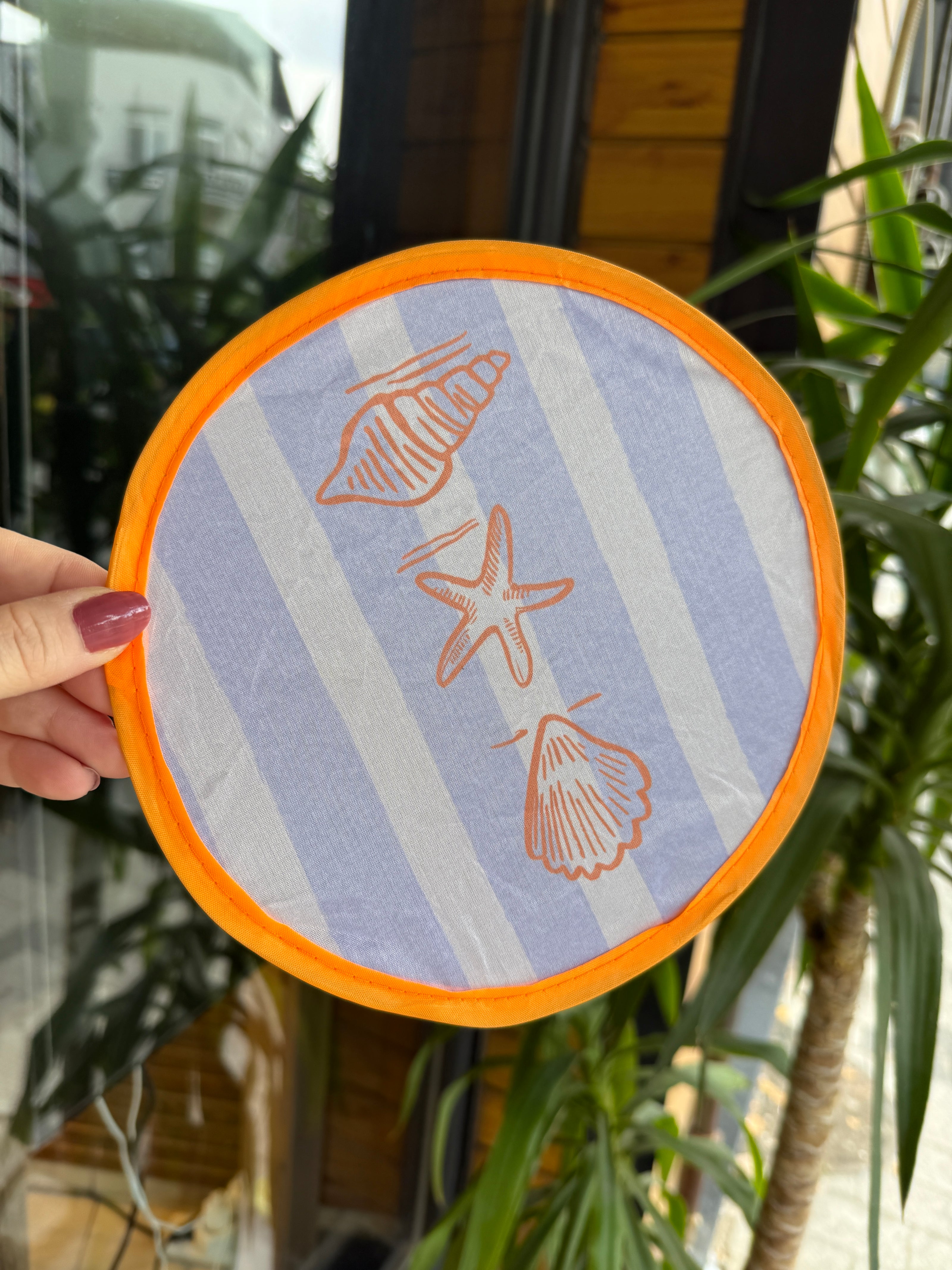 Çıtçıtlı Çantalı Katlanabilir Yuvarlak Yelpaze 20 cm Şeritli İstiridye Desenli