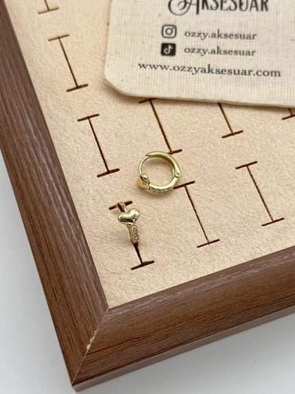 VIP Sıra Taş Detaylı Kalpli Model Halka Küpe