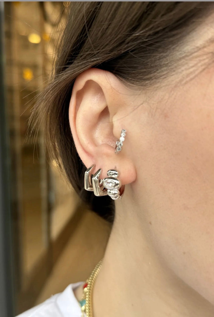 VIP Oval Taş Detay Bombeli Halka Küpe Gümüş Renk