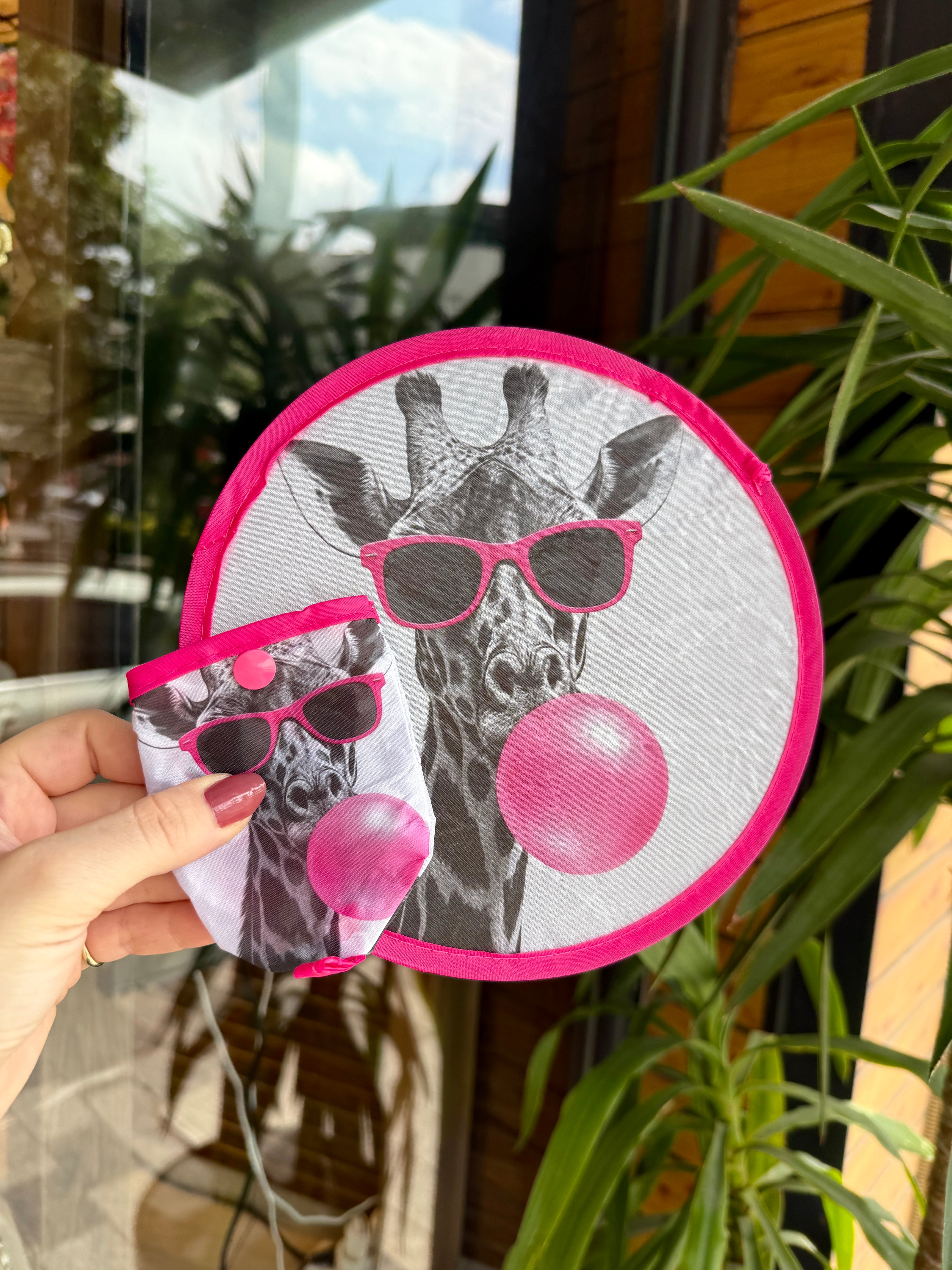 Çıtçıtlı Çantalı Katlanabilir Yuvarlak Yelpaze 20 cm Zürafa Desenli