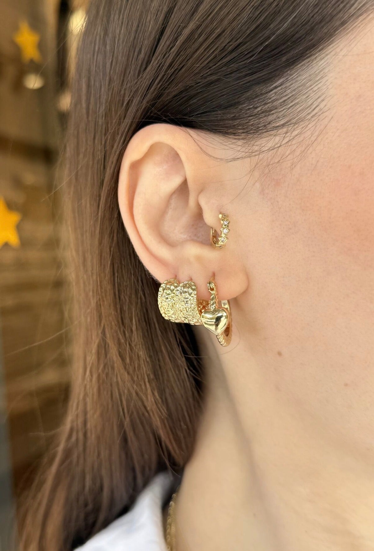 VIP Ezme Detaylı Bombeli Halka Küpe