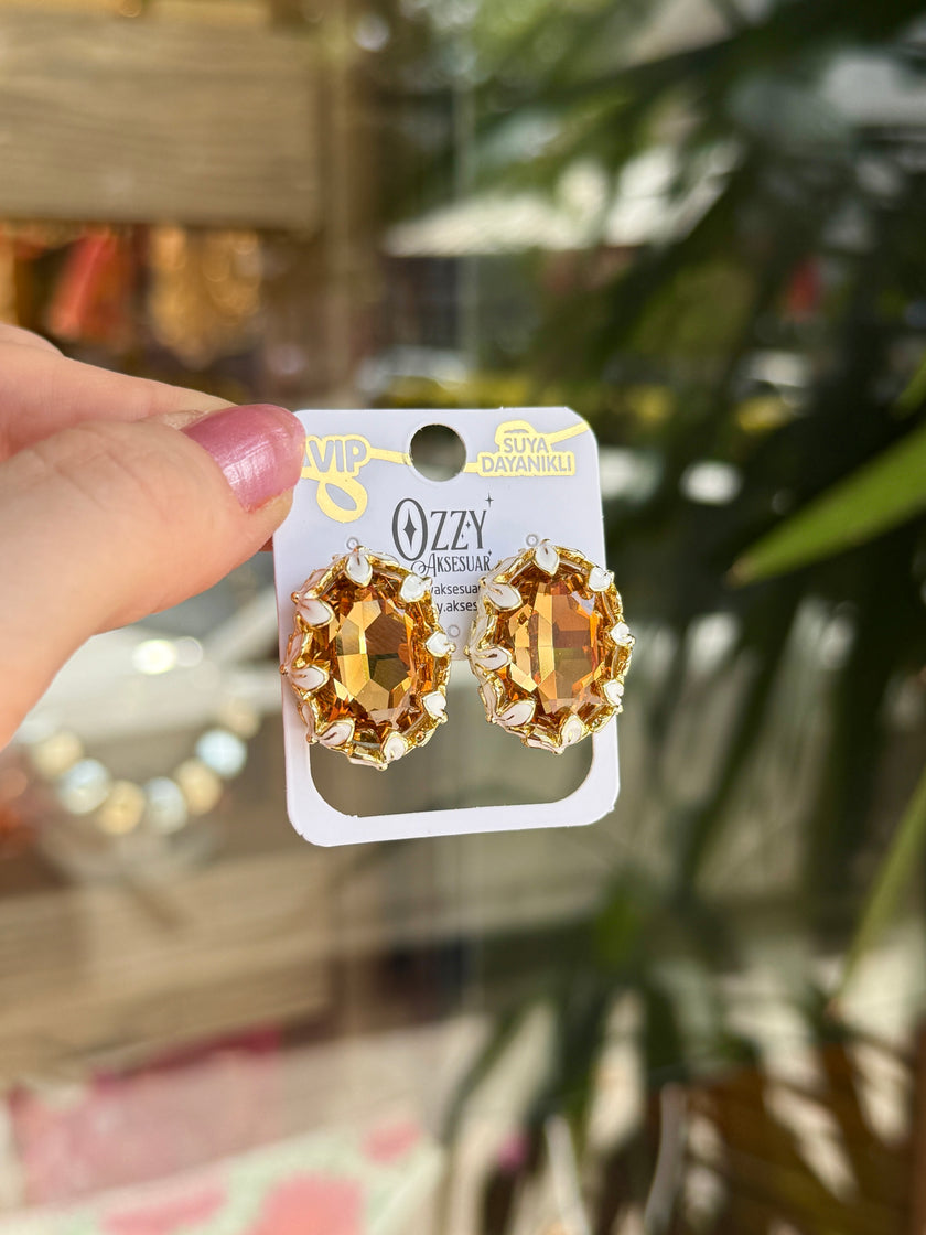 VIP Premium Seri Kenarı Çiçek İşlemeli Elmas Kesim Küpe Amber