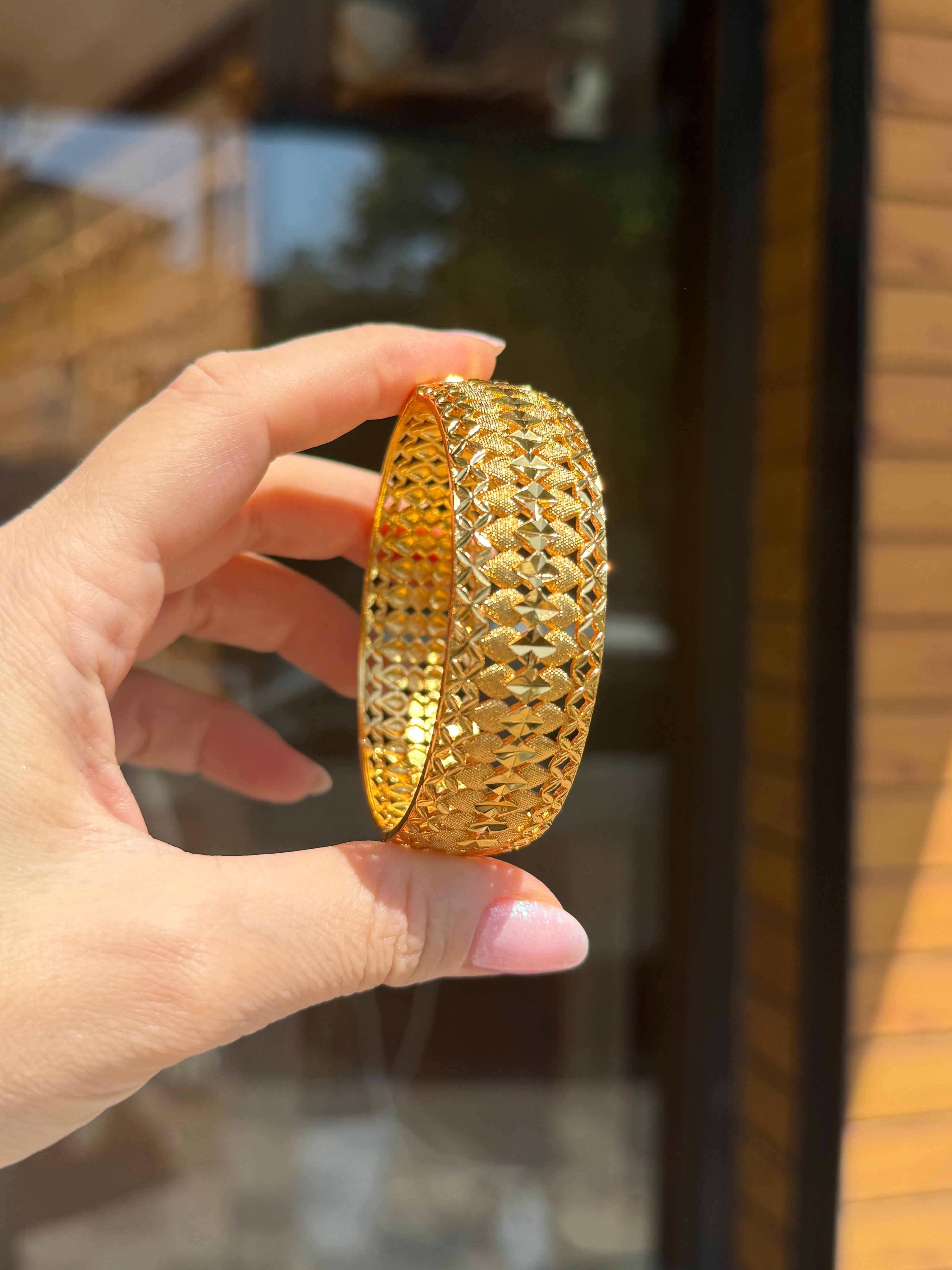 Altın Kaplama Elmas Kesimli Kelepçe Bileklik 60 mm 24K Renk