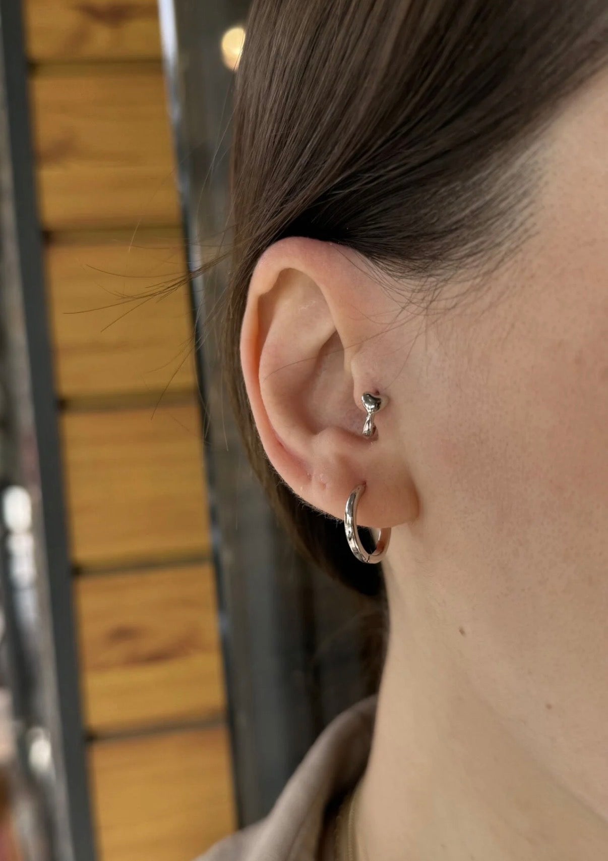 VIP Kalp Detaylı Minik Halka Küpe Gümüş Renk