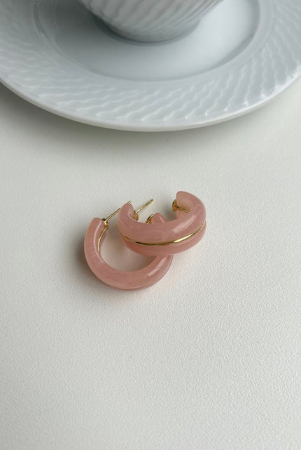 Gold Şeritli Yarı Saydam Yarım Halka Premium Küpe Pembe