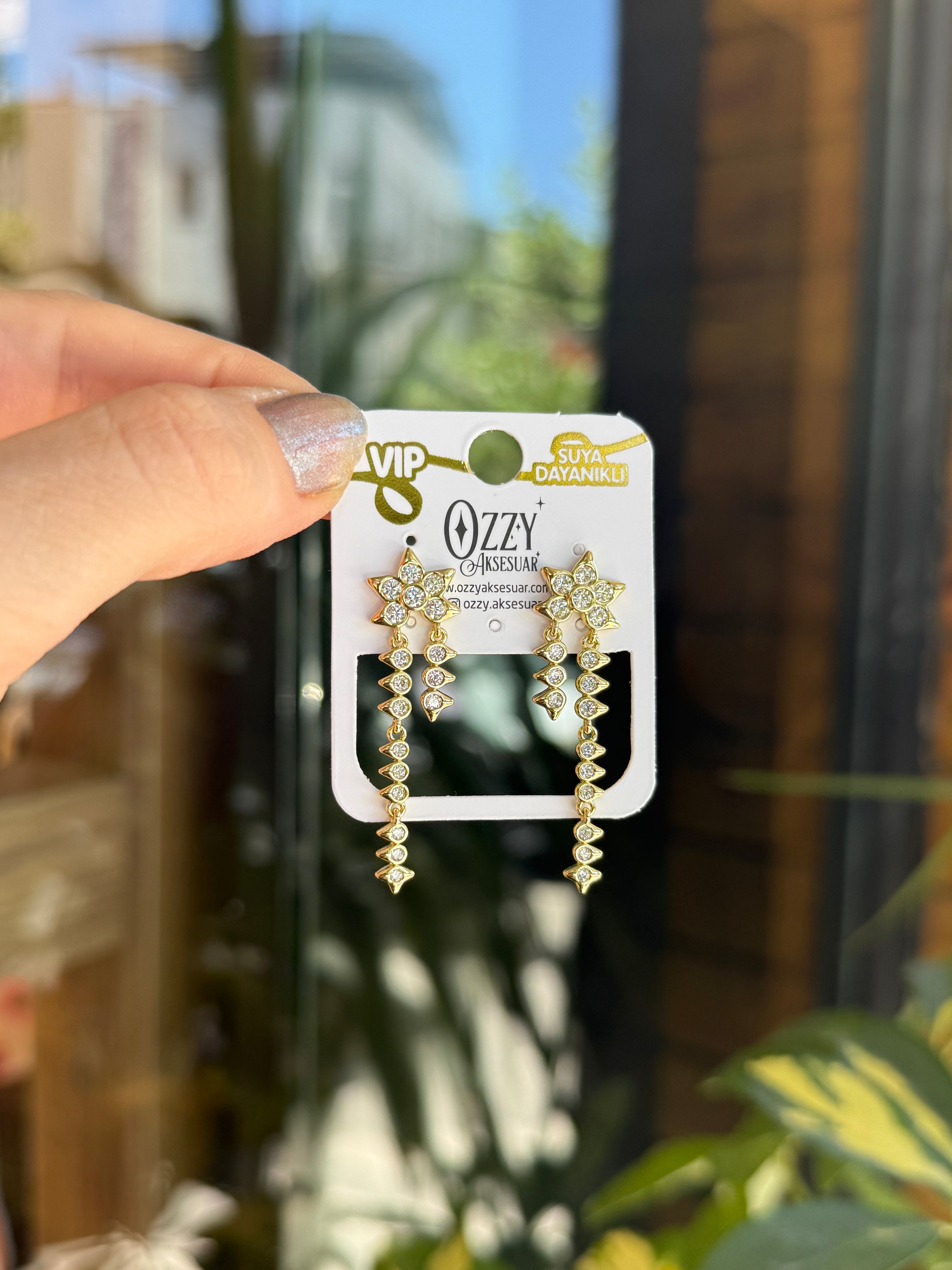 VIP Taş İşleme Sallantılı Lotus Küpe