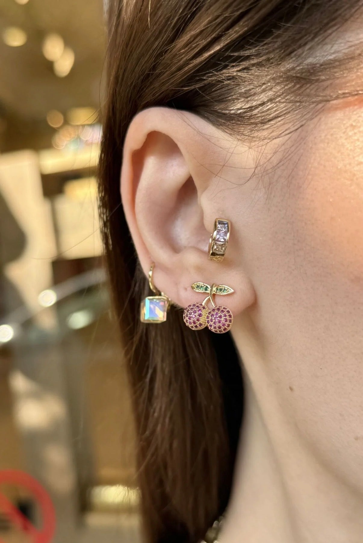 VIP Gömme Taş İşlemeli Kiraz Küpe 14K