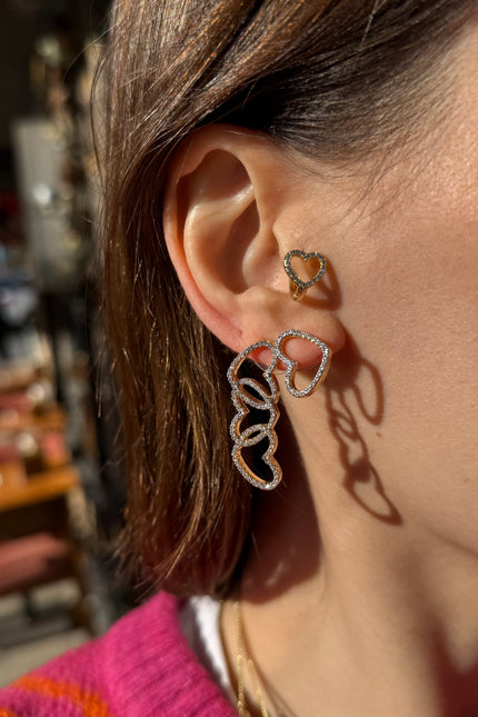 Gömme Taş İşlemeli Kalpli Küpe