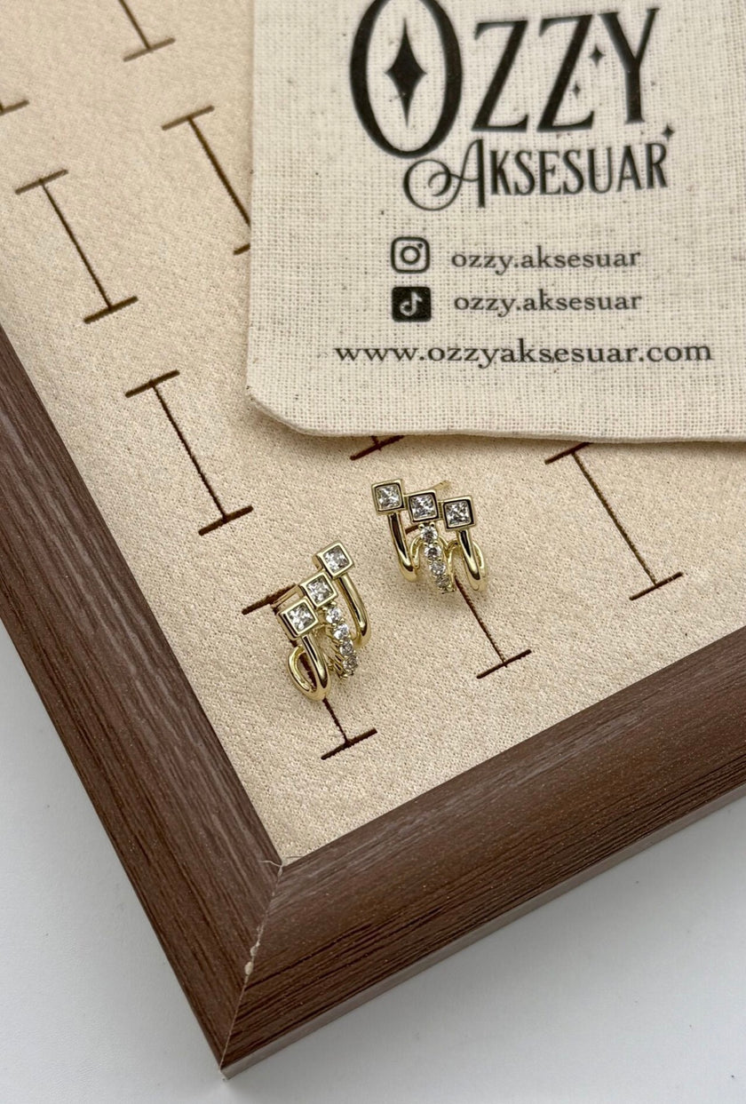 VIP Sıra Kare Taşlı 3'lü Görünüm Küpe