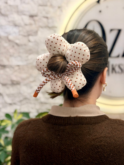 Puantiyeli Dolgu Çiçek Simit Lastik Toka Latte