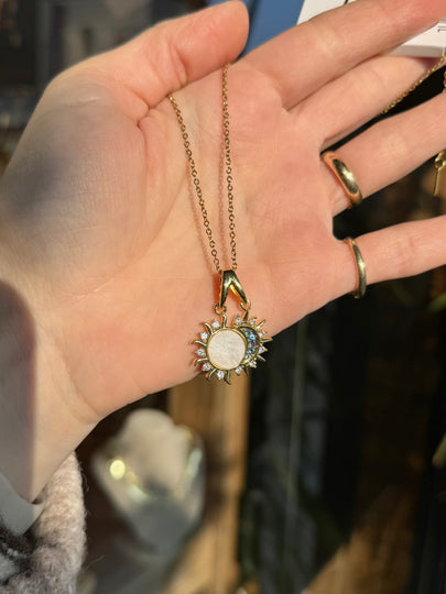 Sedefli Güneş Hilal Charmlı Çelik Kolye 45 cm
