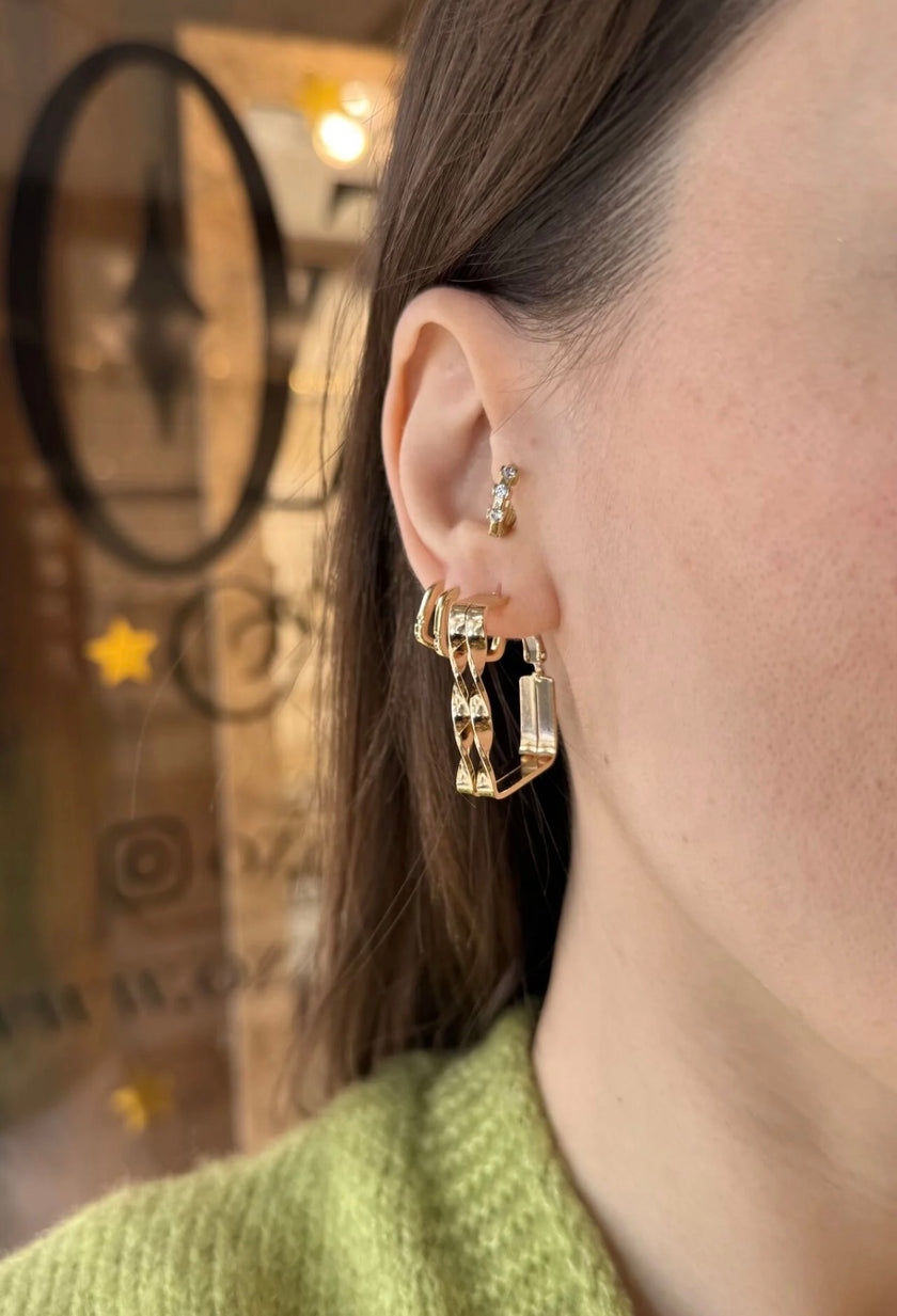 VIP Önü Burgulu Dikdörtgen Halka Küpe