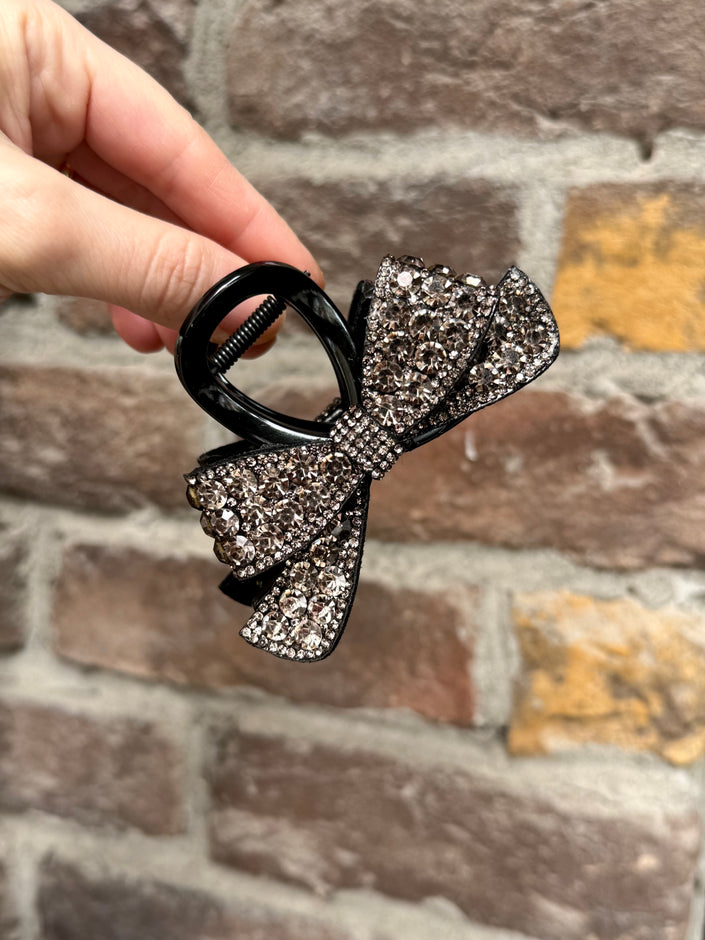 Yuvarlak Taş İşlemeli Fiyonk Detay Kaliteli Mandal Toka