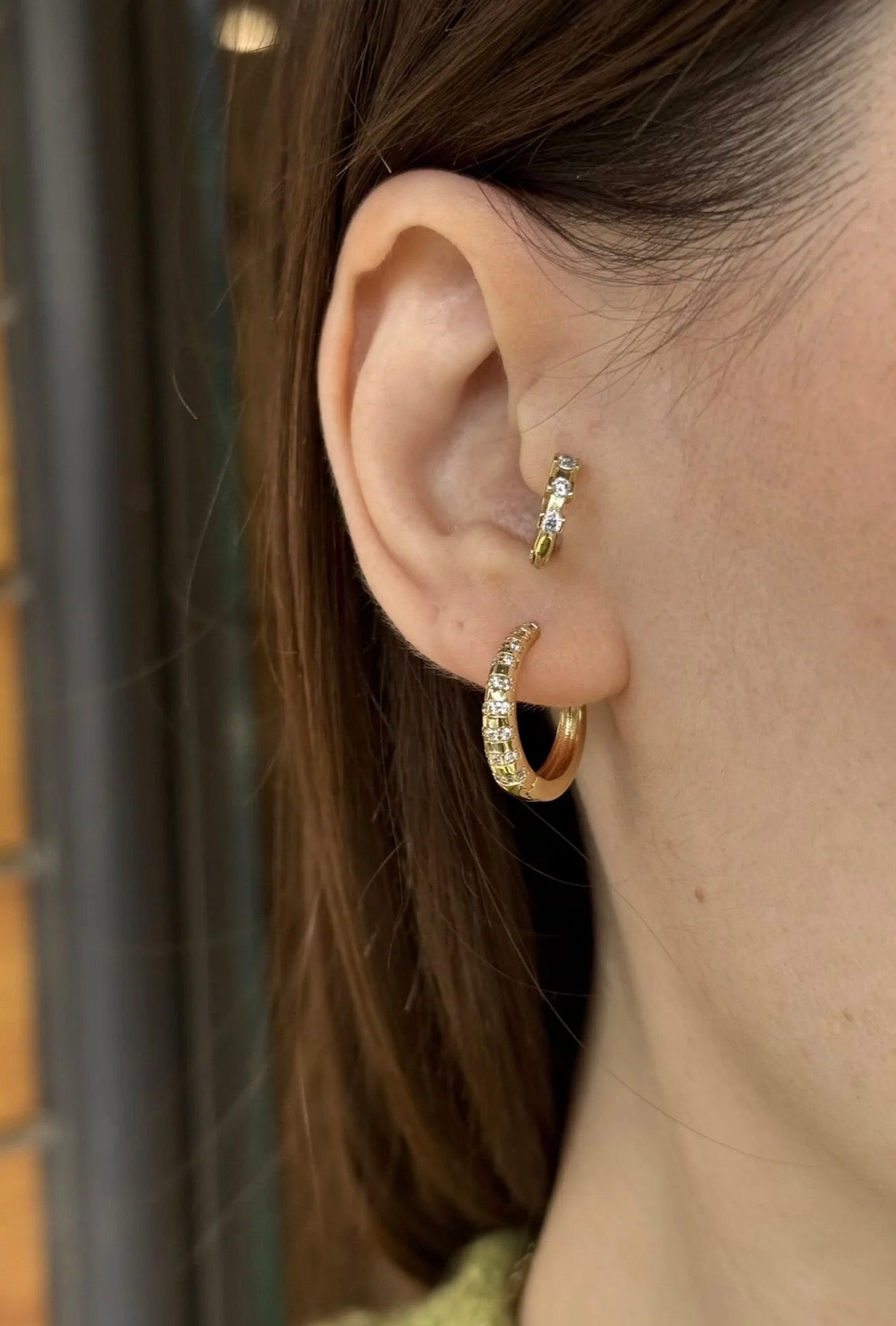 VIP Aralıklı Sıra Taşlı Halka Küpe 14K