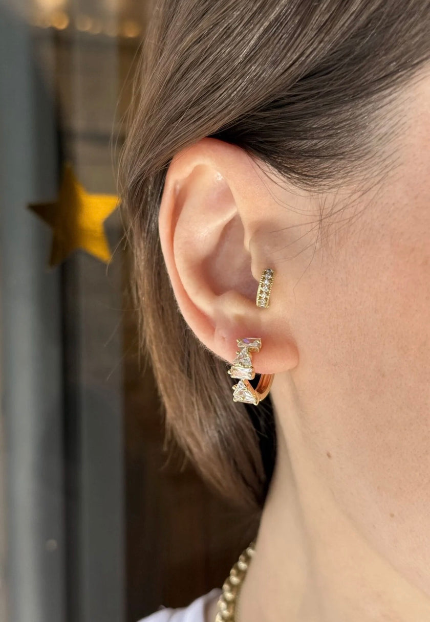 VIP Asimetrik Sıra Taş İşlemeli Halka Küpe 14K