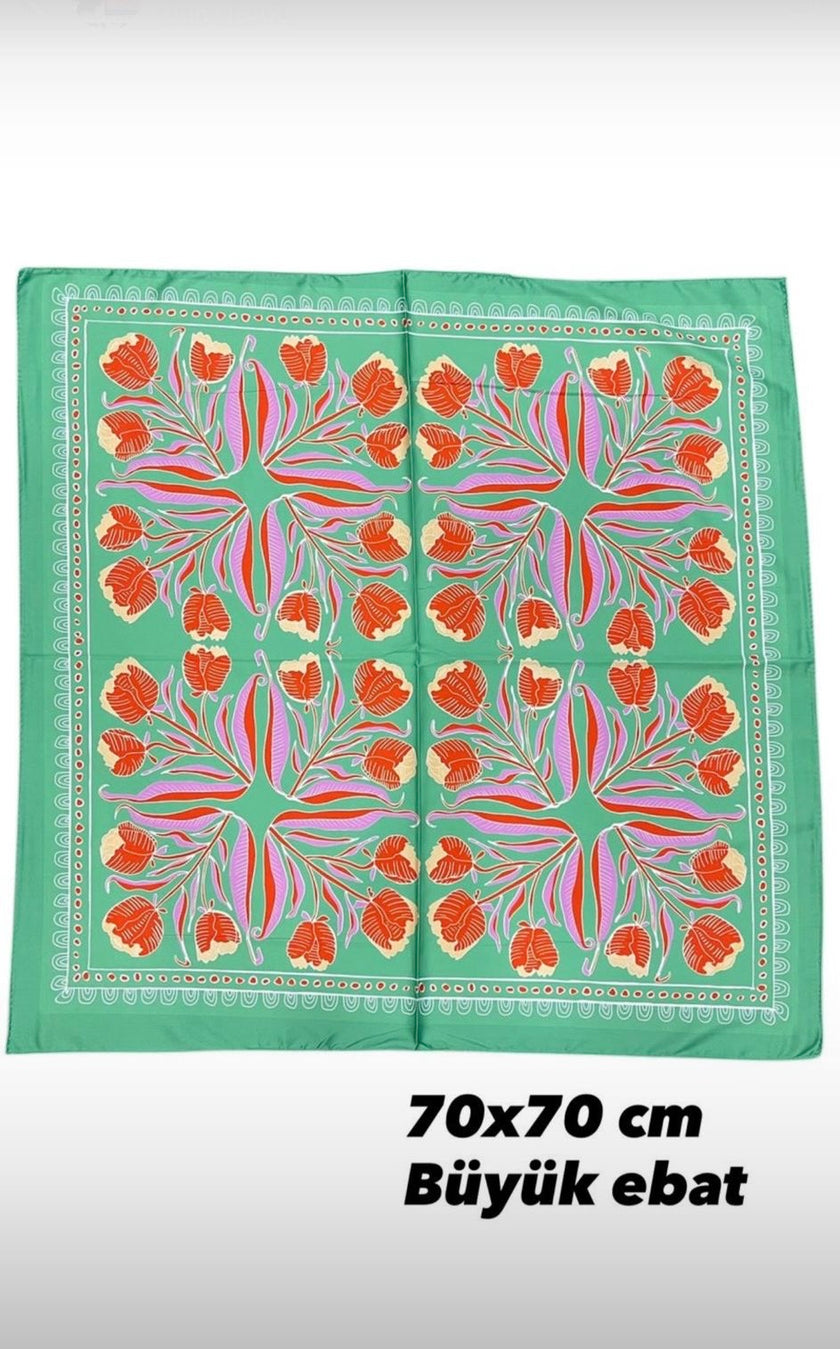 Büyük Boy Kare Fular Toka Çiçek Desenli Yeşil 70 x 70 cm