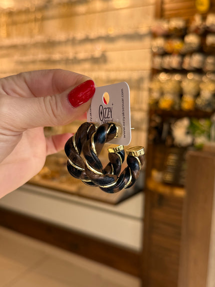 Suni Deri Sarmal Model Yarım Halka Küpe Koyu Leopar