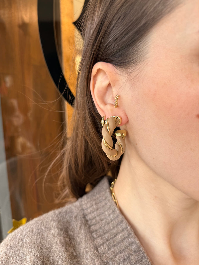 Suni Deri Sarmal Model Yarım Halka Küpe Açık Kahve