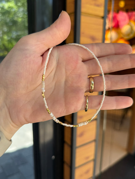 Doğal Taşlı Gold Detay İnce Boncuk Kolye