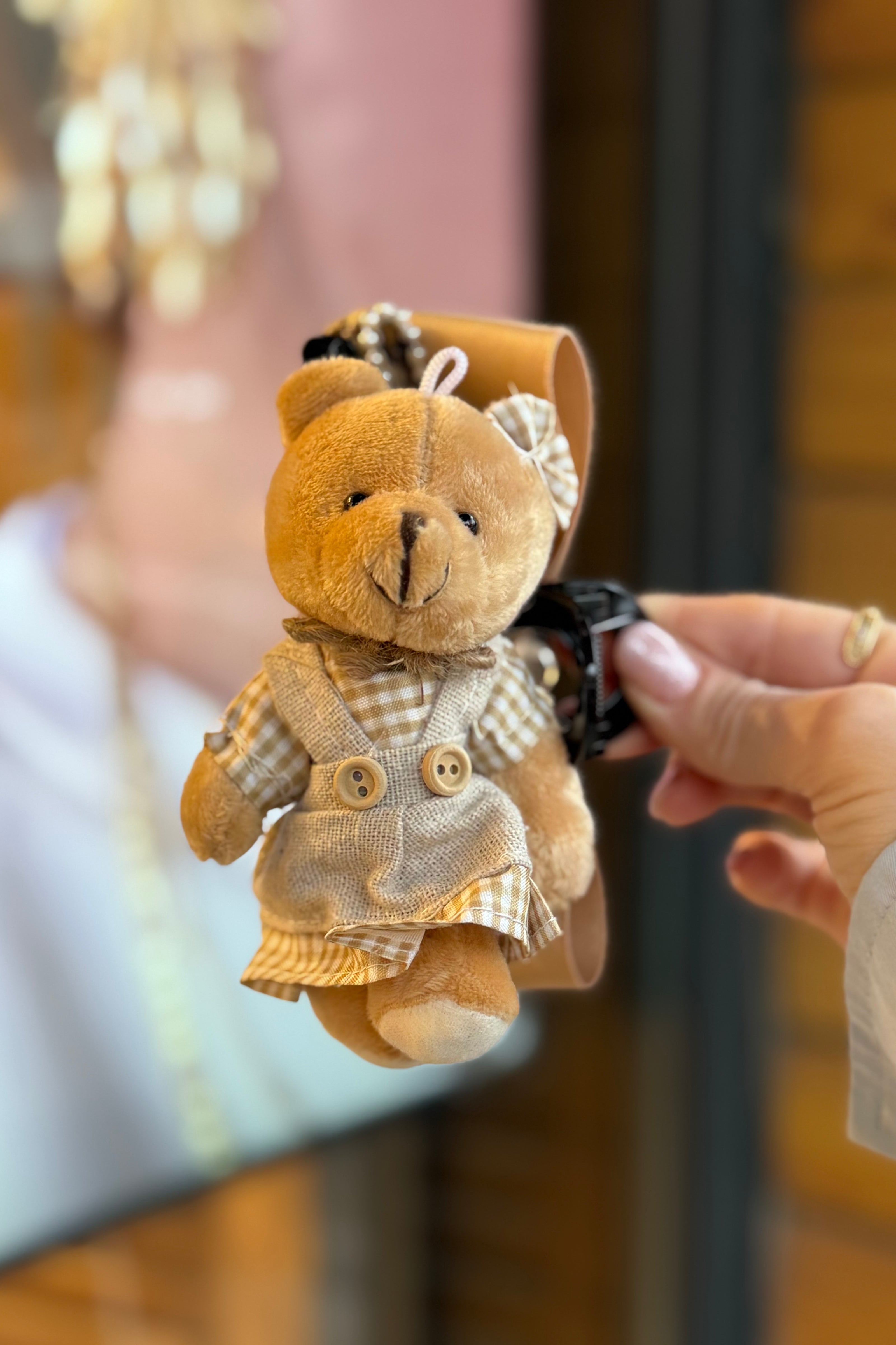 Fiyonk Detay Etekli Ayıcık Mandal Toka