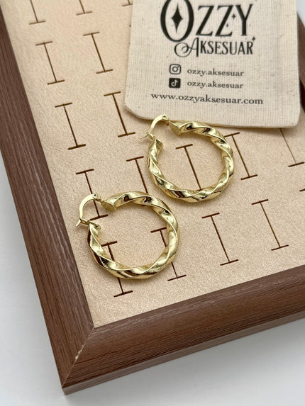 Kıvrım Modelli Halka Küpe