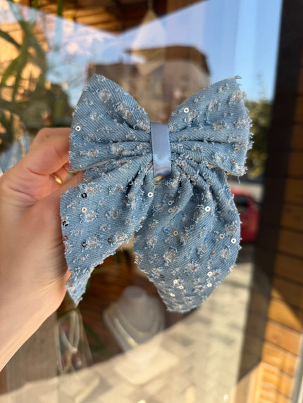 Denim Görünüm Parlak Pullu Fiyonk Pens Toka