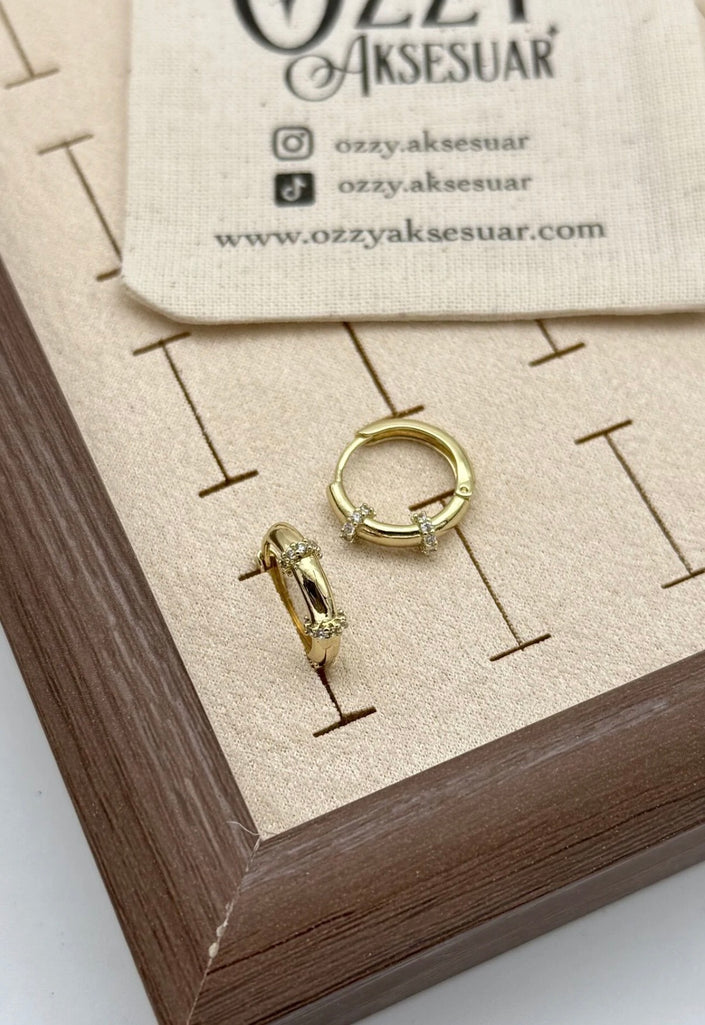 VIP Çift Gömme Taş Kemerli Halka Küpe 14 K