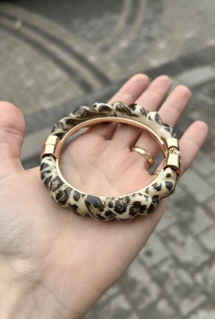 Burgulu Model Leopar Desenli Kelepçe Bileklik