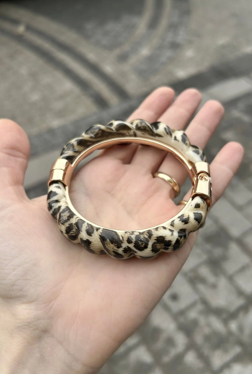 Burgulu Model Leopar Desenli Kelepçe Bileklik