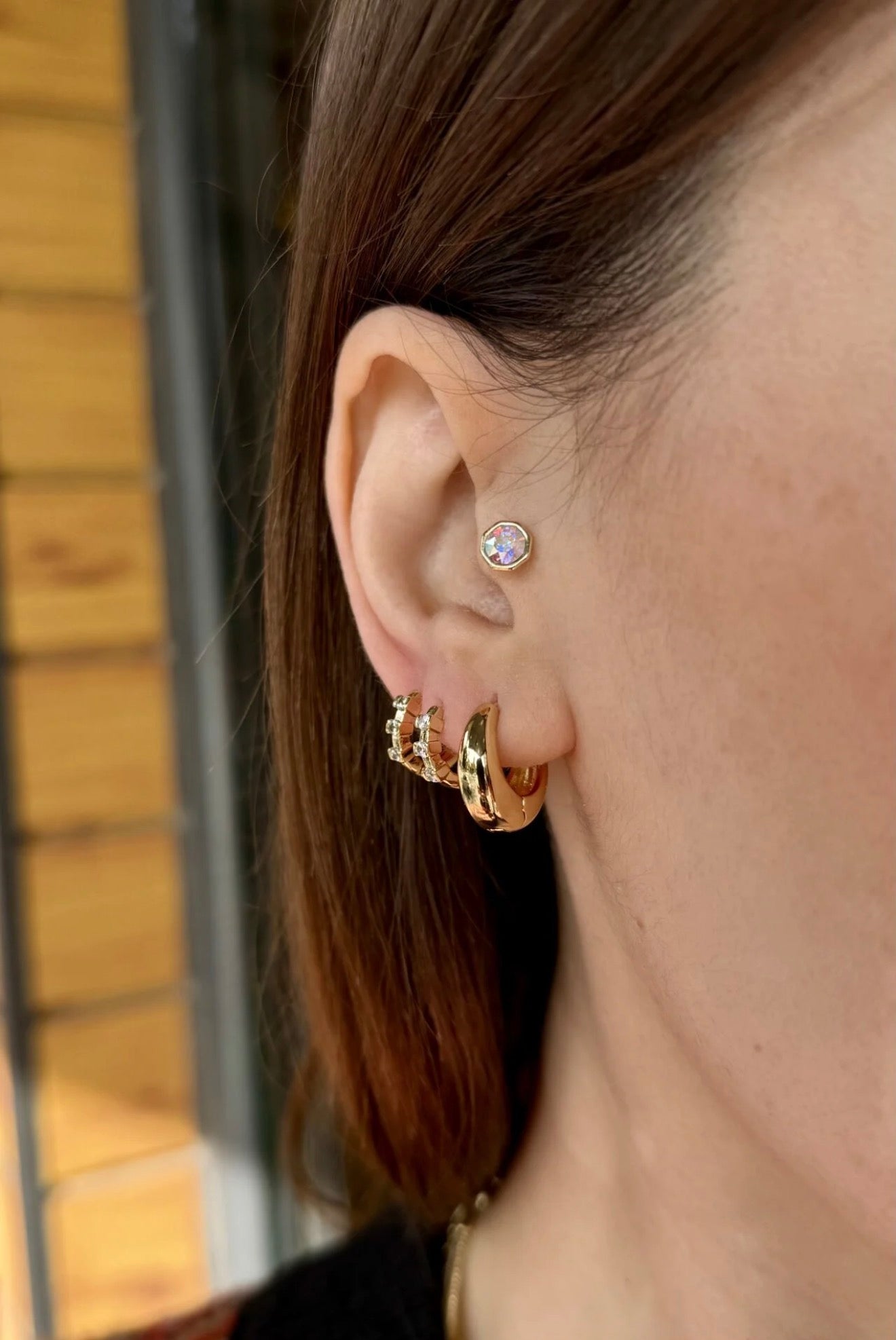 VIP Sade Bombeli Halka Küpe Orta Boy