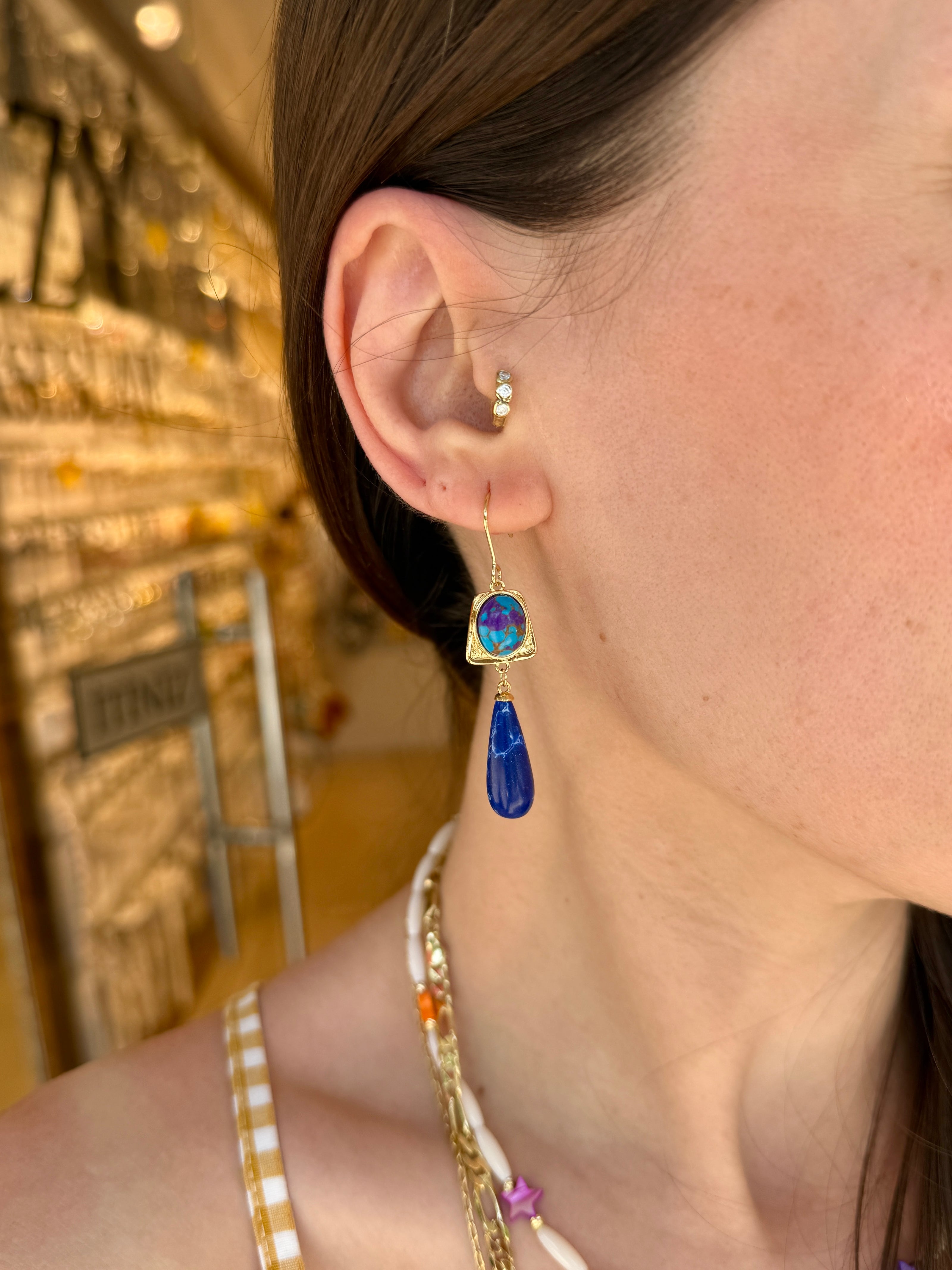 Damla Sarkaç Model Doğal Taşlı Kanca Küpe