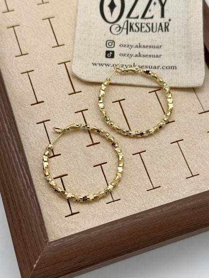 Köşe Dokulu Halka Küpe