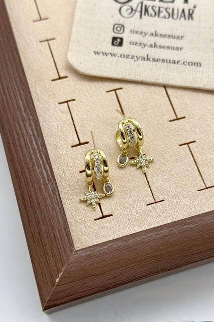 Oval Taş ve Kuzey Yıldız Sallantılı 3 Şerit Küpe