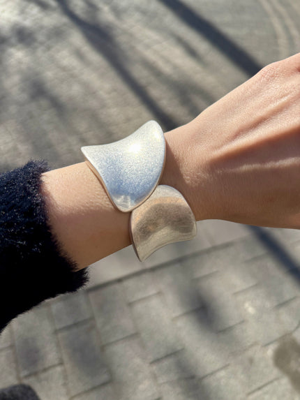 Mat Görünüm Kavuşan Model Kelepçe Bileklik Gümüş Renk