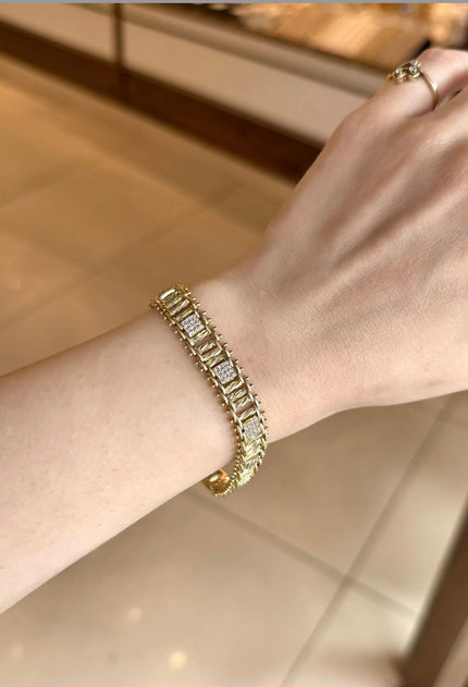 VIP Gömme Taş Detay Lazer Kesimli Sıra Silindir Model Bileklik 14K 19 cm