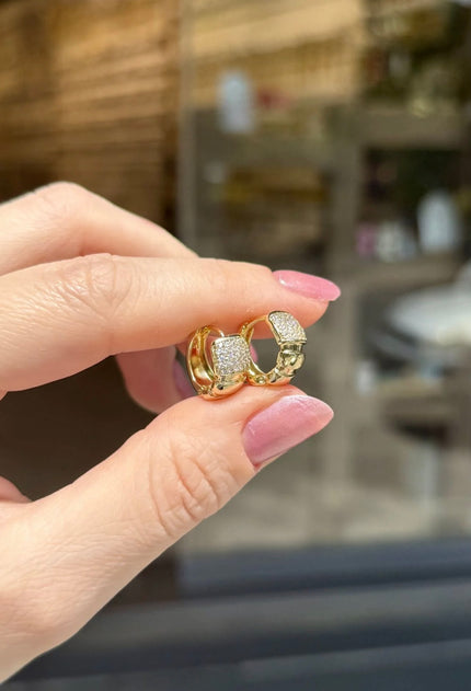 VIP Gömme Taşlı Sıra Bombeli Halka Küpe 14K