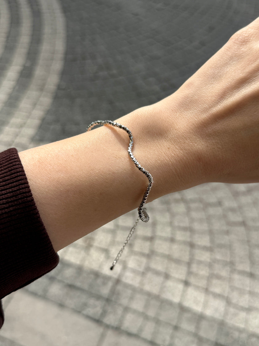 Kıvrımlı İnce Ajda Bileklik Gümüş Renk