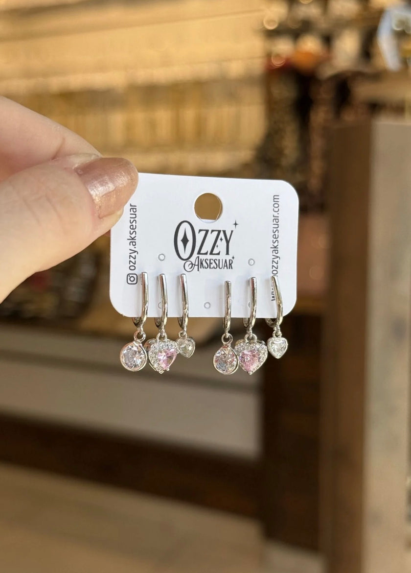 Kalp Charmlı 3'lü Görünüm Küpe Gümüş Renk