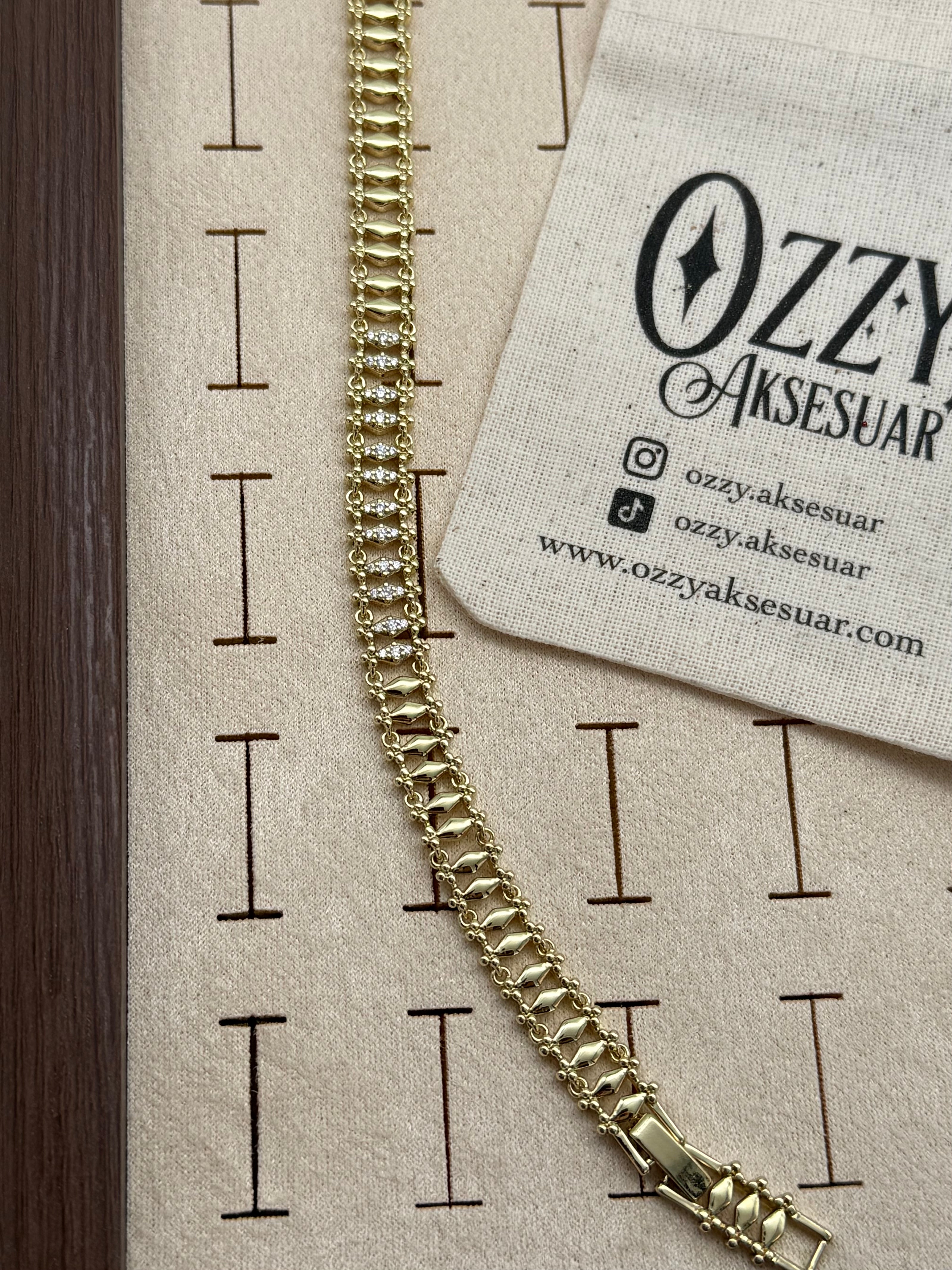 VIP Ortası Sıra 3 Taşlı Ray Model Bileklik 17 + 3 cm