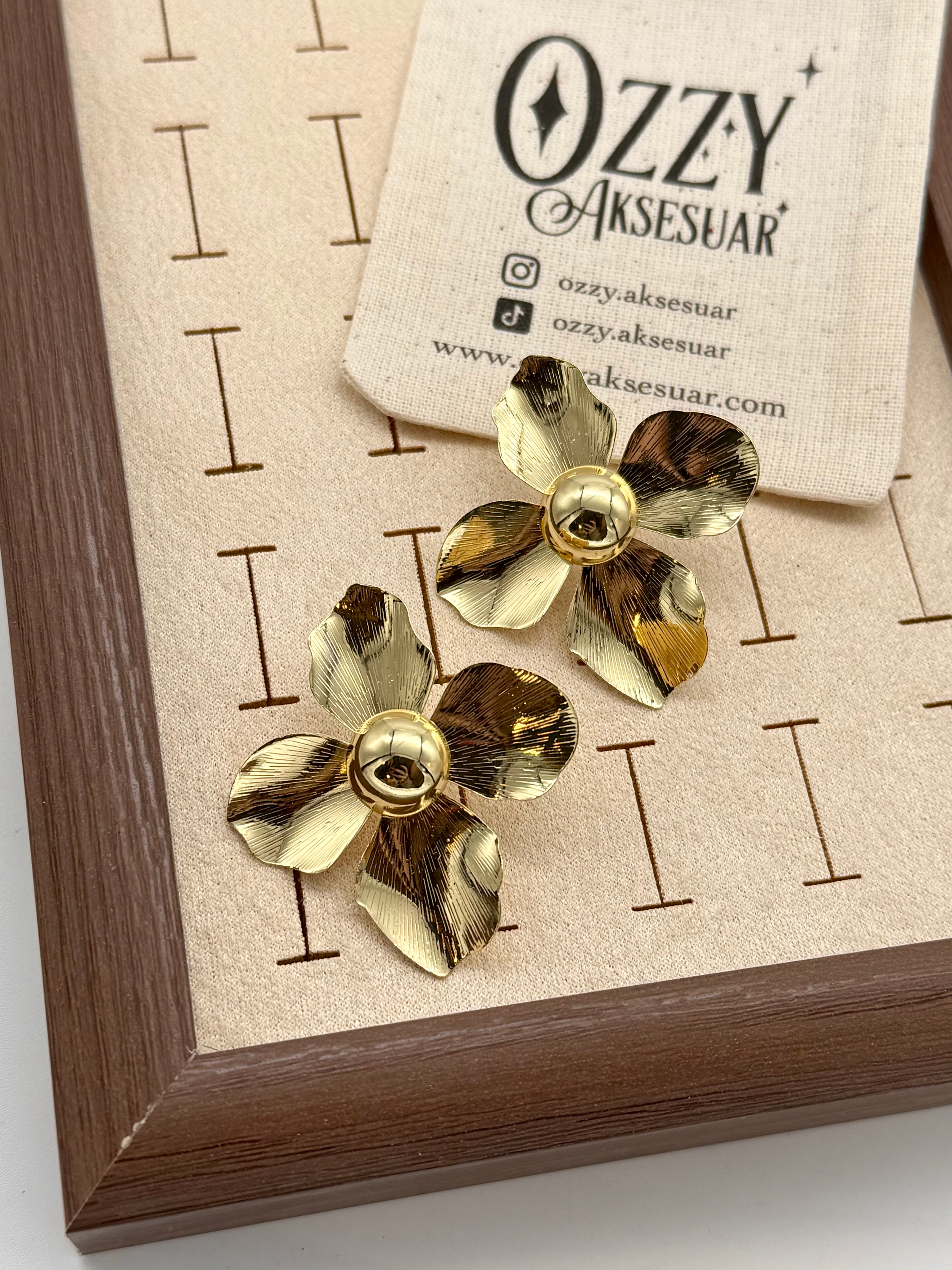 4 Yapraklı Çiçek Küpe